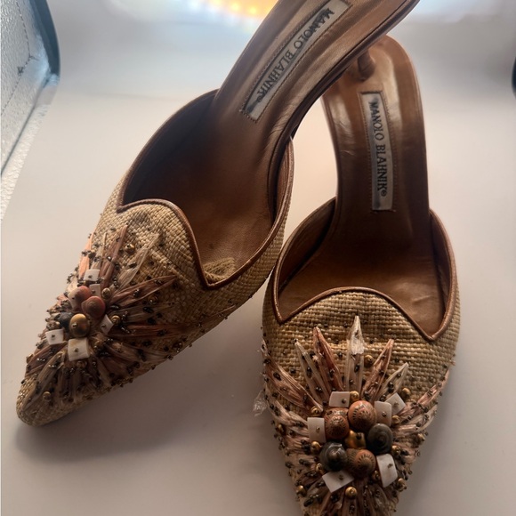 Vintage Manolo Blahnik Pumps - Picture 5 of 12